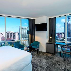 Corner Room King Bed City View